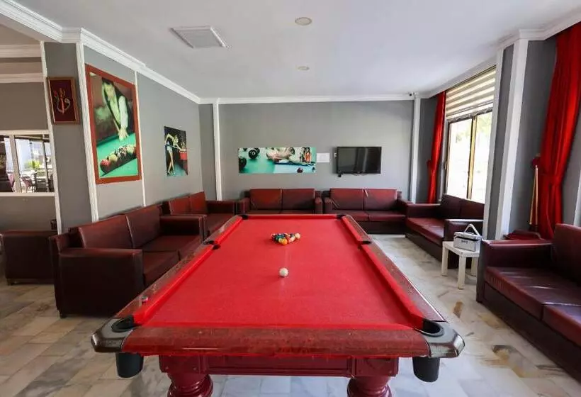 Hotelli First Class Didim