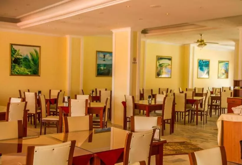 Hotelli First Class Didim