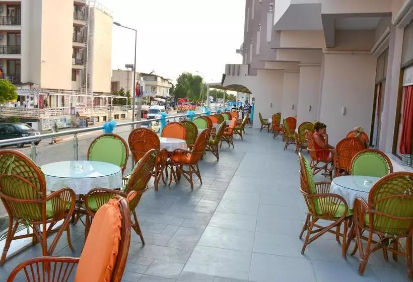 Hotelli First Class Didim