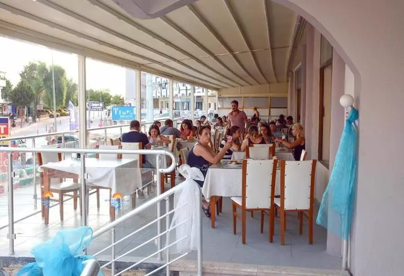 Hotelli First Class Didim