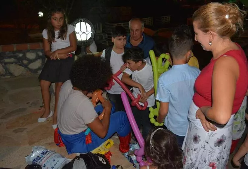 Hotelli First Class Didim