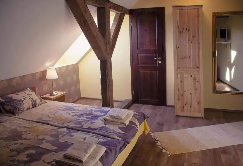 پانسیون Pööni Tavern & Guesthouse