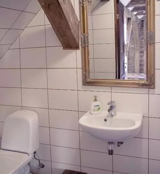 پانسیون Pööni Tavern & Guesthouse