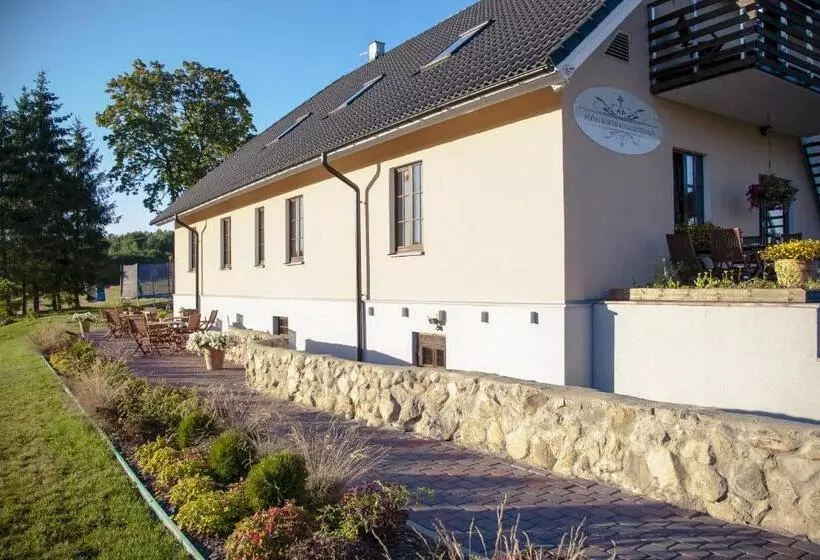 پانسیون Pööni Tavern & Guesthouse
