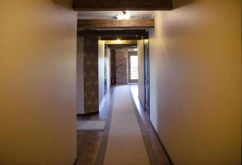پانسیون Pööni Tavern & Guesthouse