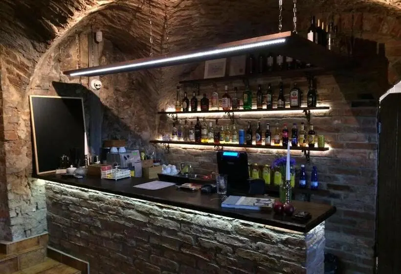 پانسیون Pööni Tavern & Guesthouse