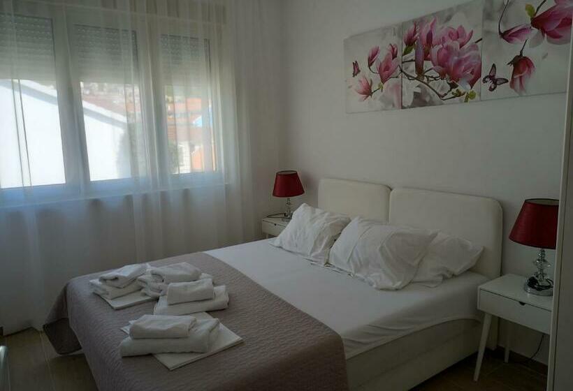 پانسیون Solaris Apartments