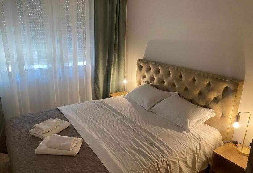 پانسیون Solaris Apartments