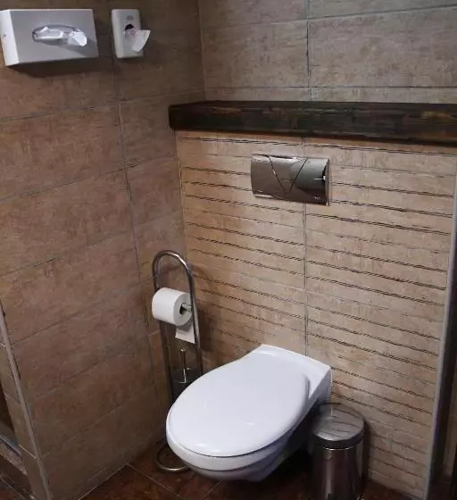 Aamiaismajoitus (B&B) Sári Csárda Panzió