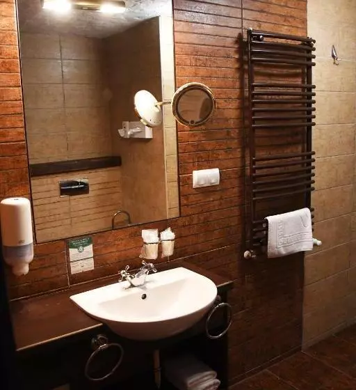 Aamiaismajoitus (B&B) Sári Csárda Panzió