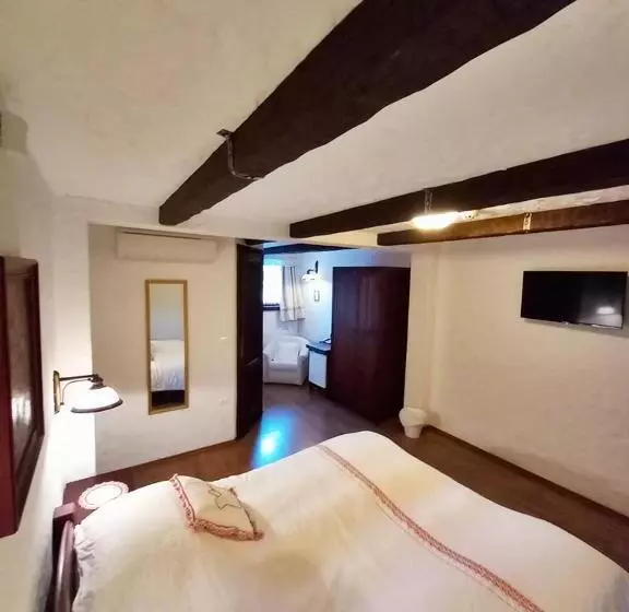 Aamiaismajoitus (B&B) Sári Csárda Panzió