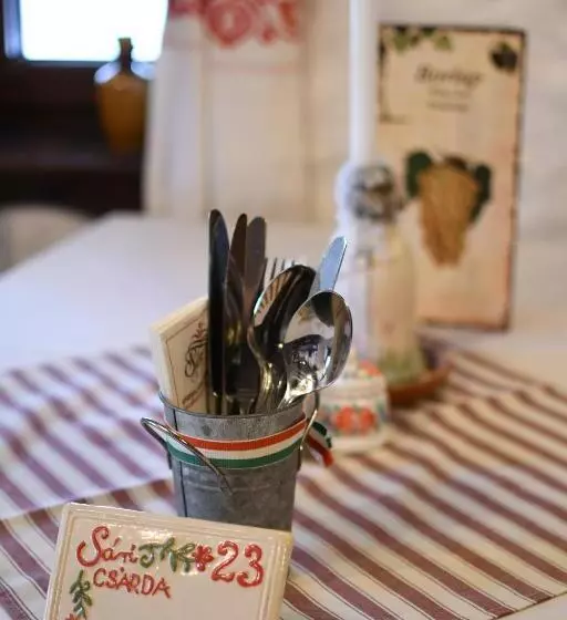 Aamiaismajoitus (B&B) Sári Csárda Panzió