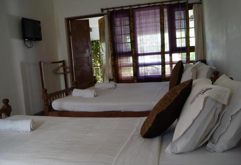 בית מלון כפרי Nalla Eco Beach Resort