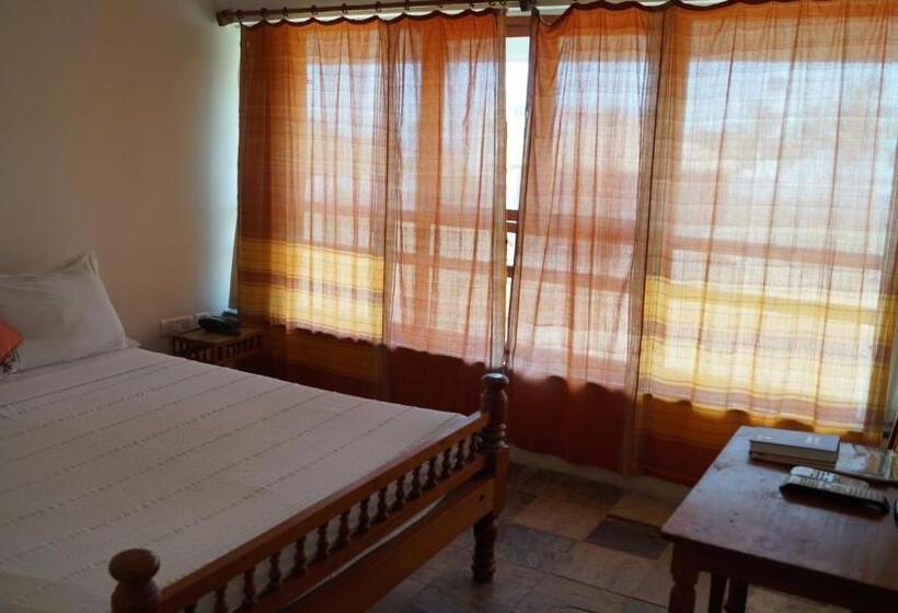 בית מלון כפרי Nalla Eco Beach Resort