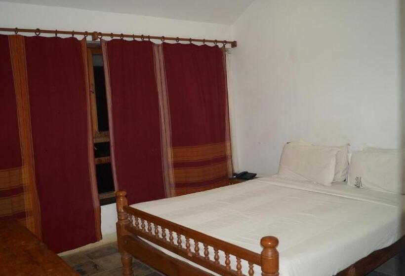 בית מלון כפרי Nalla Eco Beach Resort