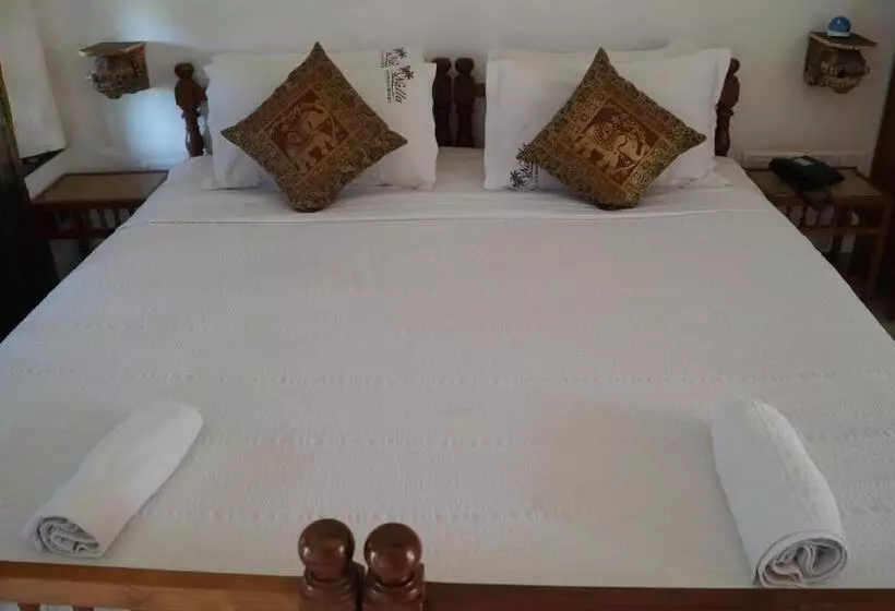 هتل Nalla Eco Beach Resort