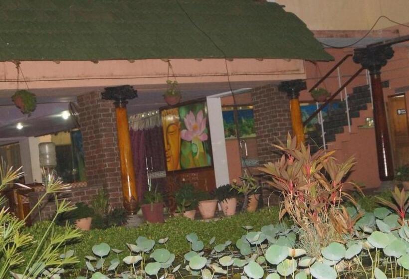 בית מלון כפרי Nalla Eco Beach Resort