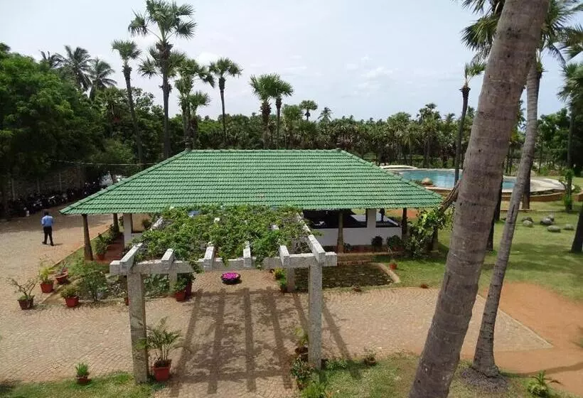 هتل Nalla Eco Beach Resort