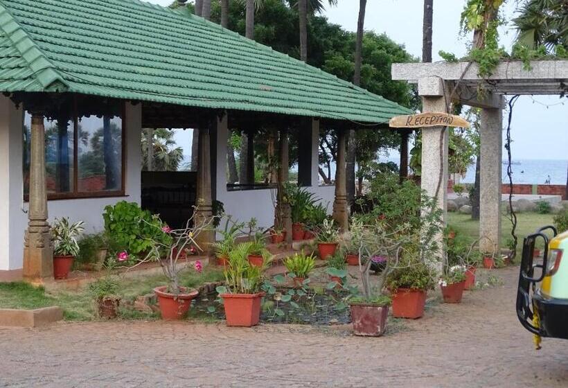 בית מלון כפרי Nalla Eco Beach Resort