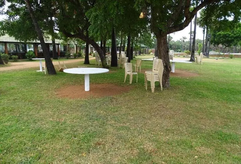 هتل Nalla Eco Beach Resort