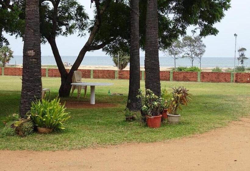 בית מלון כפרי Nalla Eco Beach Resort