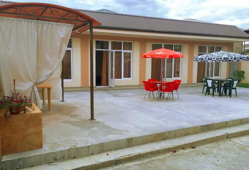 پانسیون Guest House Mandarin On Titova 85