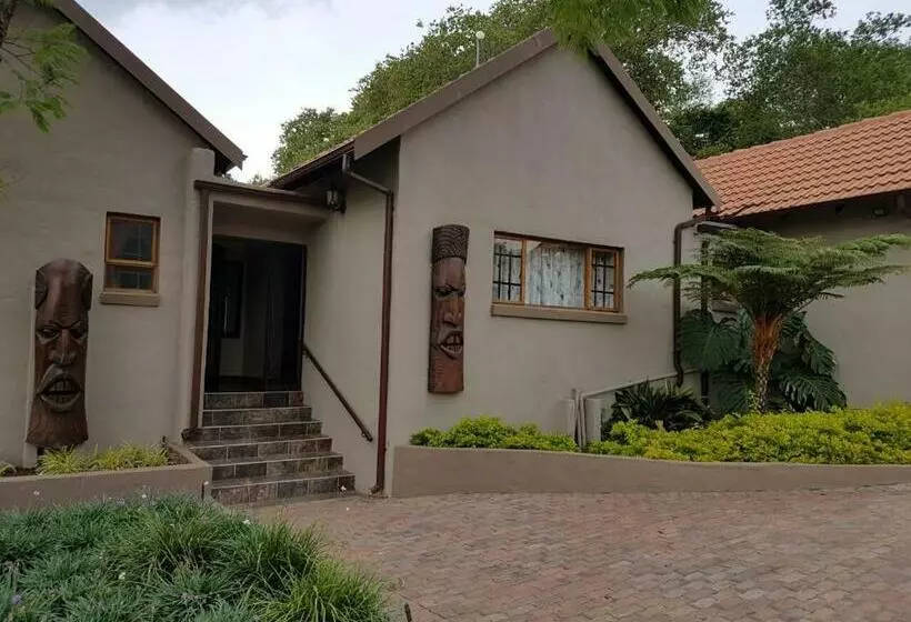 ペンション Zwavelpoort Guesthouse