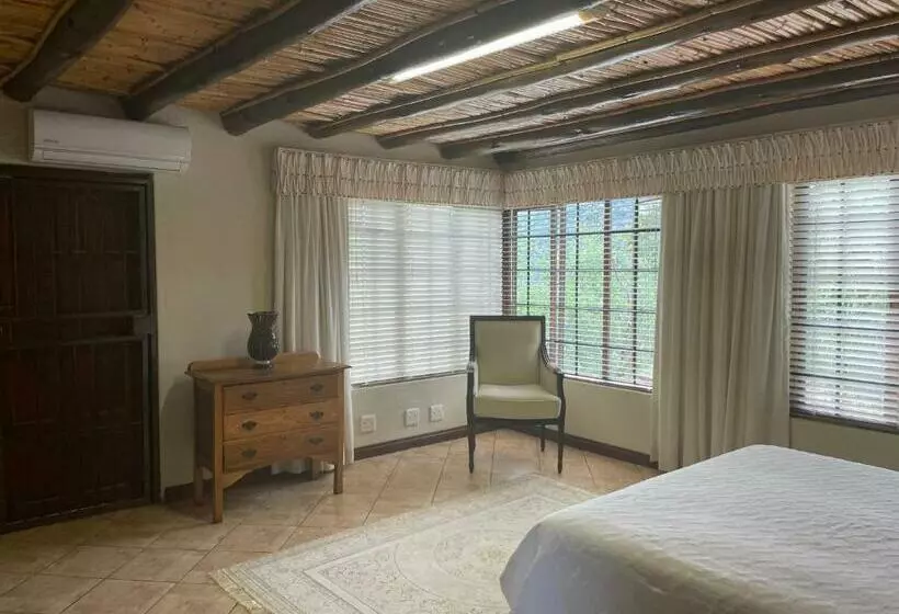 ペンション Zwavelpoort Guesthouse