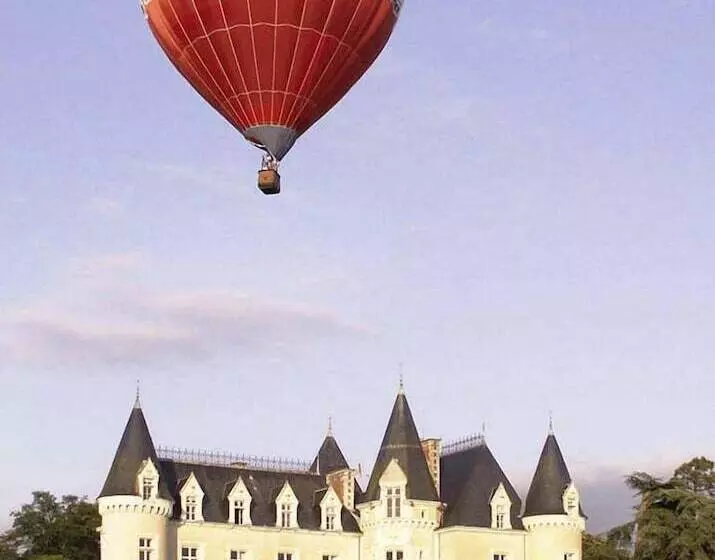 酒店 Château Des Tesnières