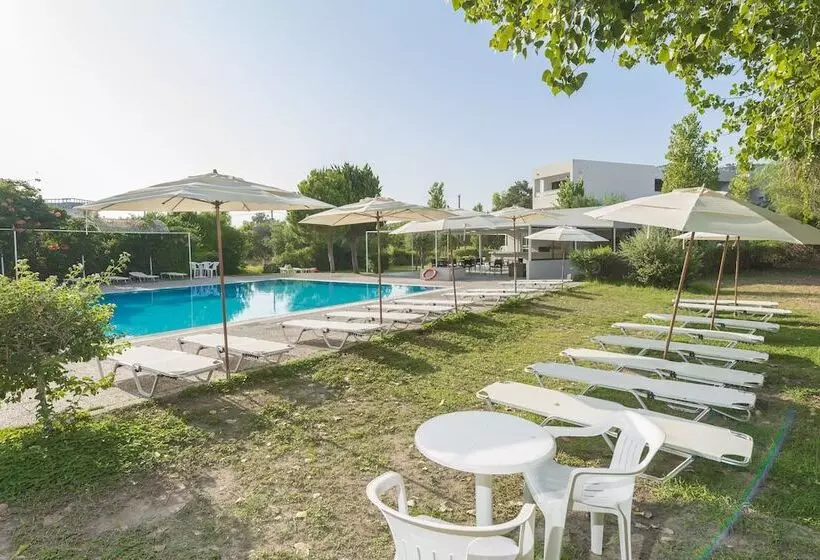 בית מלון כפרי Evita Resort