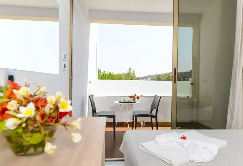 בית מלון כפרי Evita Resort