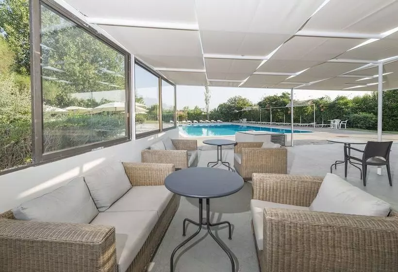 בית מלון כפרי Evita Resort