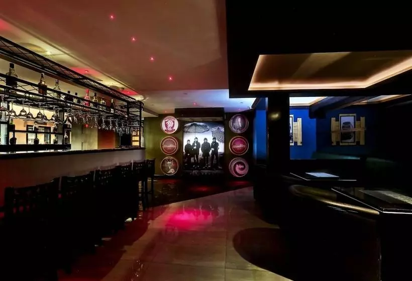 Hôtel Golden Chariot Vasai   And Spa