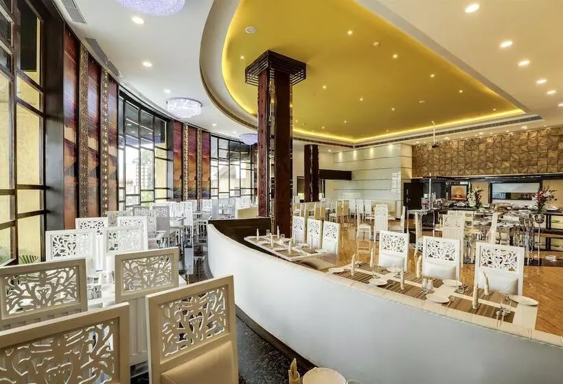 Hôtel Golden Chariot Vasai   And Spa