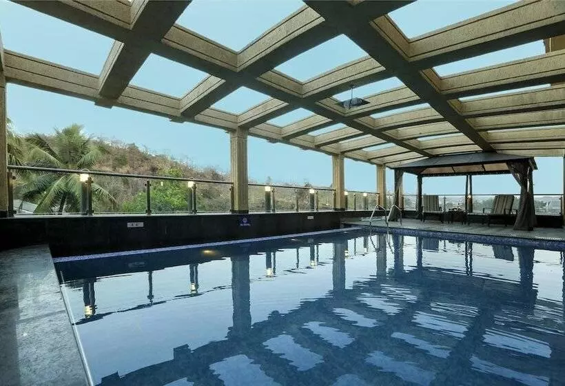 Hôtel Golden Chariot Vasai   And Spa