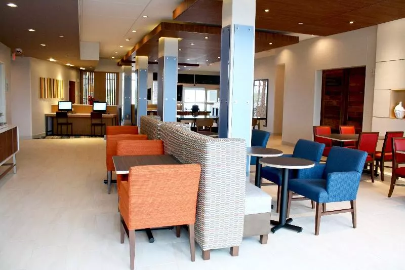 호텔 Holiday Inn Express & Suites Duluth North Miller Hill, An Ihg