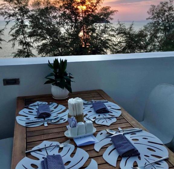 בית מלון כפרי Naia Resort Sihanoukville