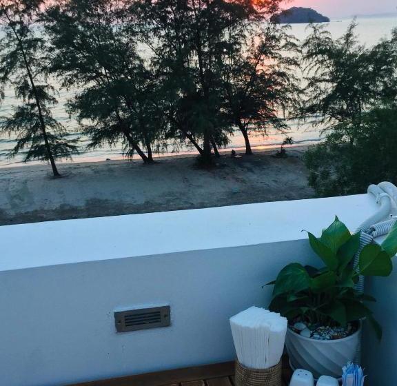 בית מלון כפרי Naia Resort Sihanoukville