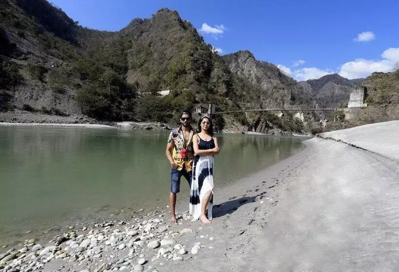 Отель Raga On The Ganges