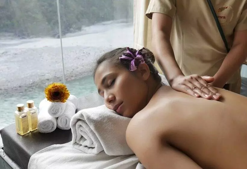 Отель Raga On The Ganges