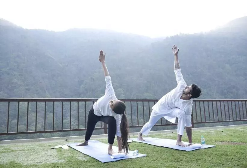 Отель Raga On The Ganges