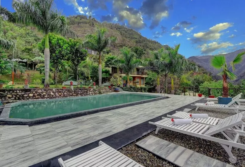 Отель Raga On The Ganges