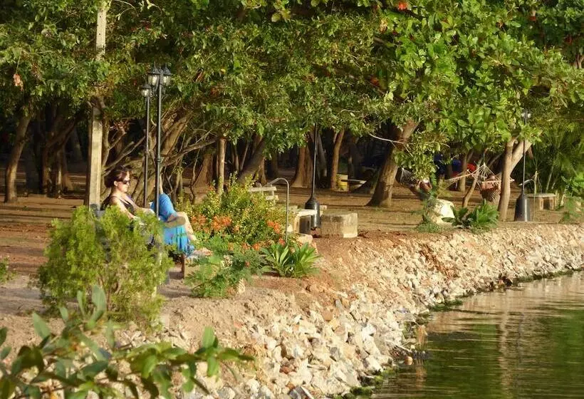 فندق Riviera Resort