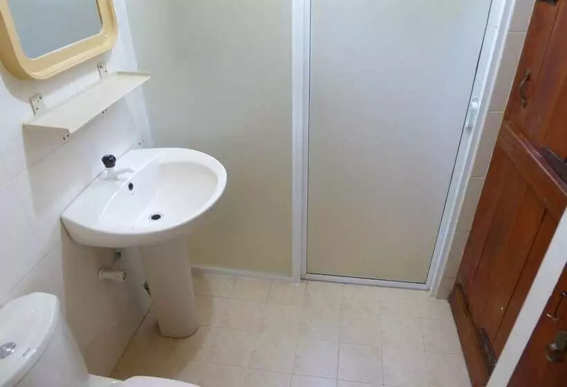 فندق Riviera Resort