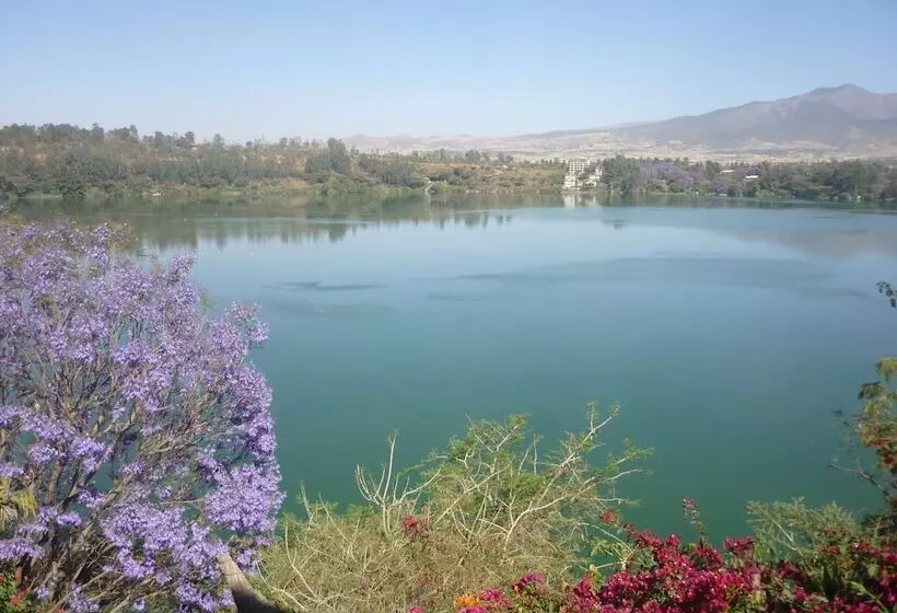 پانسیون Babogaya Lake Viewpoint Lodge