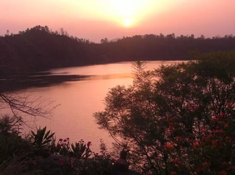 پانسیون Babogaya Lake Viewpoint Lodge