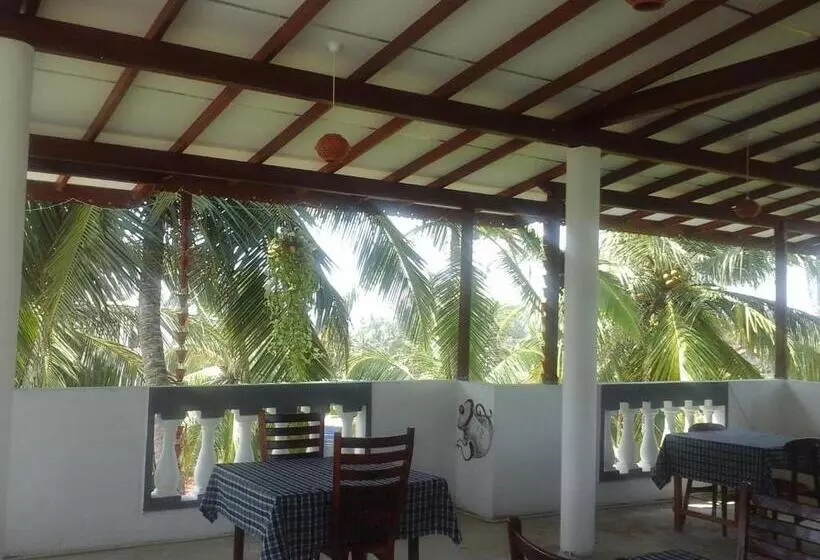 Пансион Peacock Wings Guest