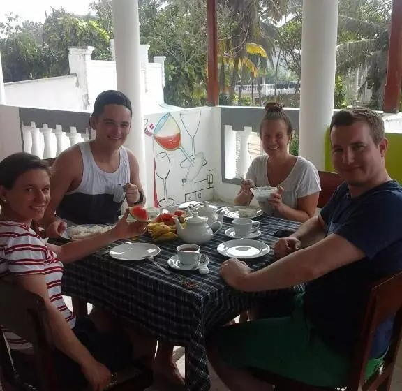 Пансион Peacock Wings Guest