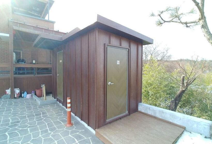 פנסיון Starrynights