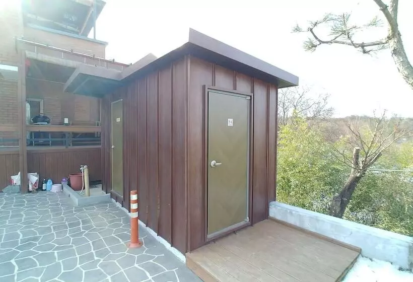 פנסיון Starrynights